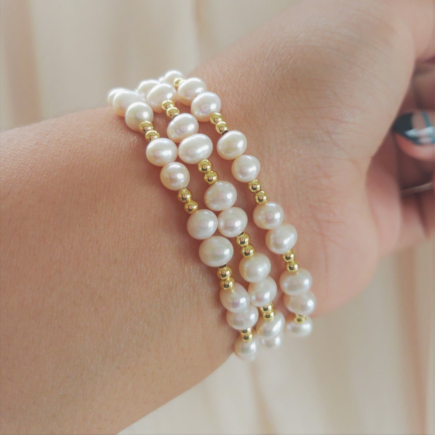 GOLD PEARLED BRACELET