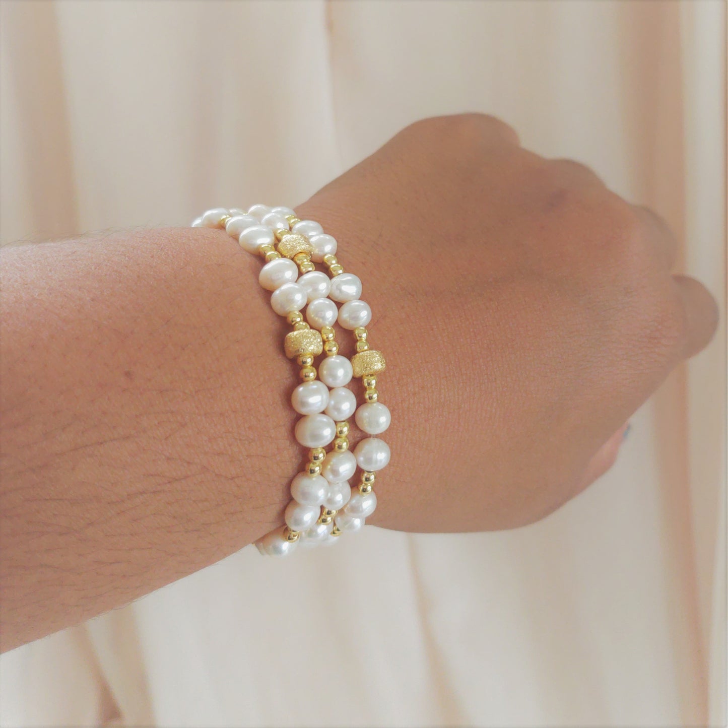 GOLD PEARLED BRACELET