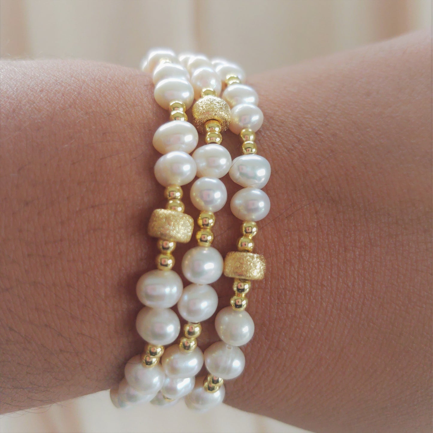 GOLD PEARLED BRACELET