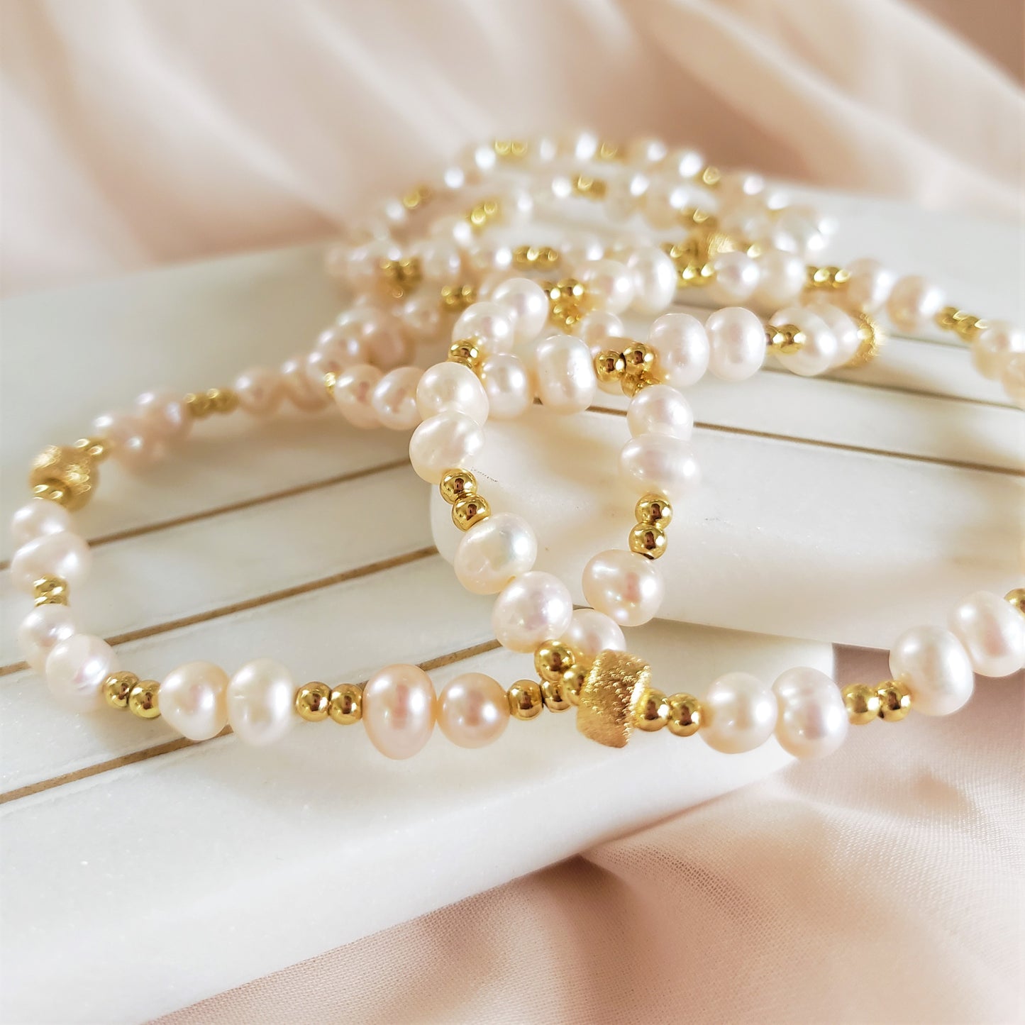 GOLD PEARLED BRACELET