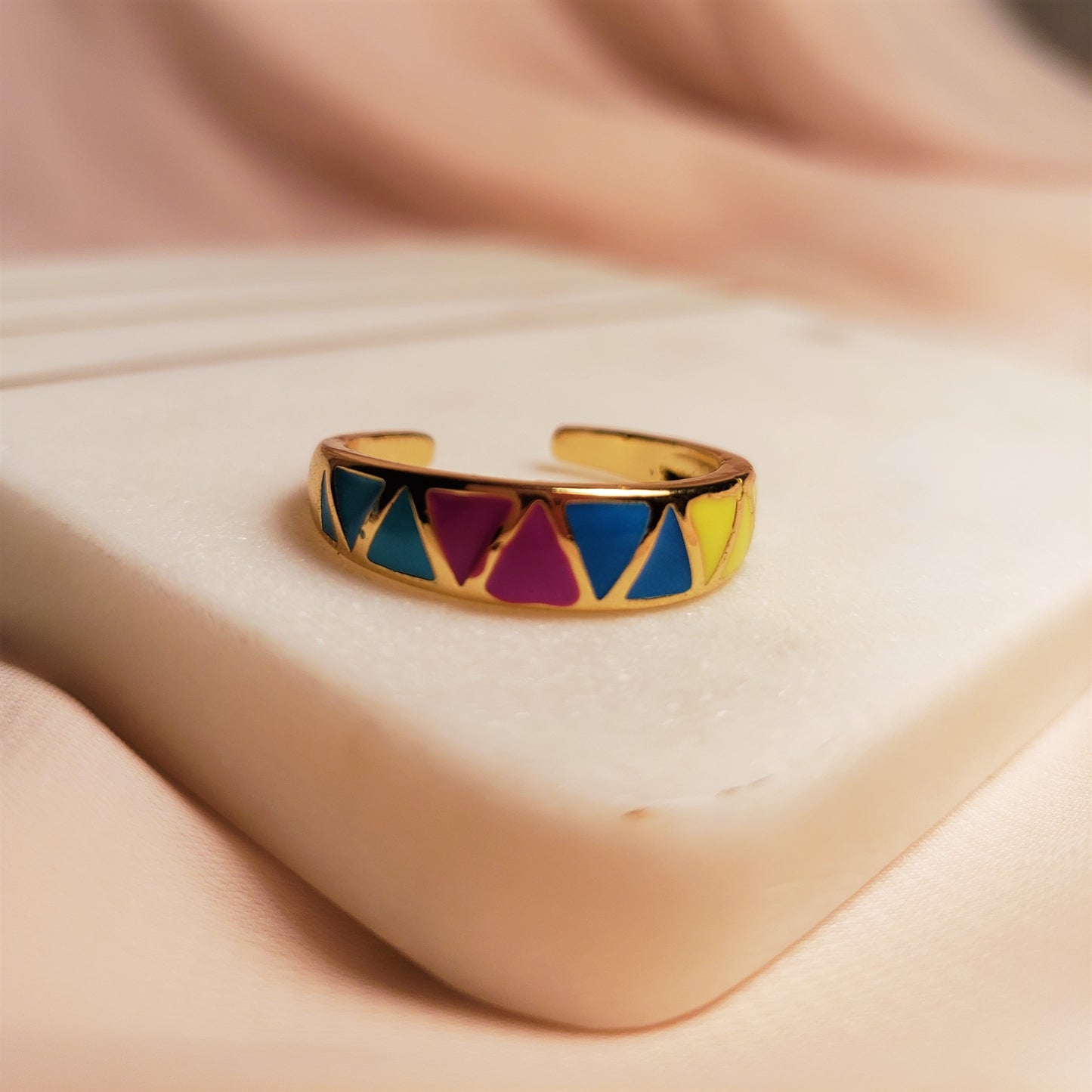 COLORFUL TRIANGLE RING