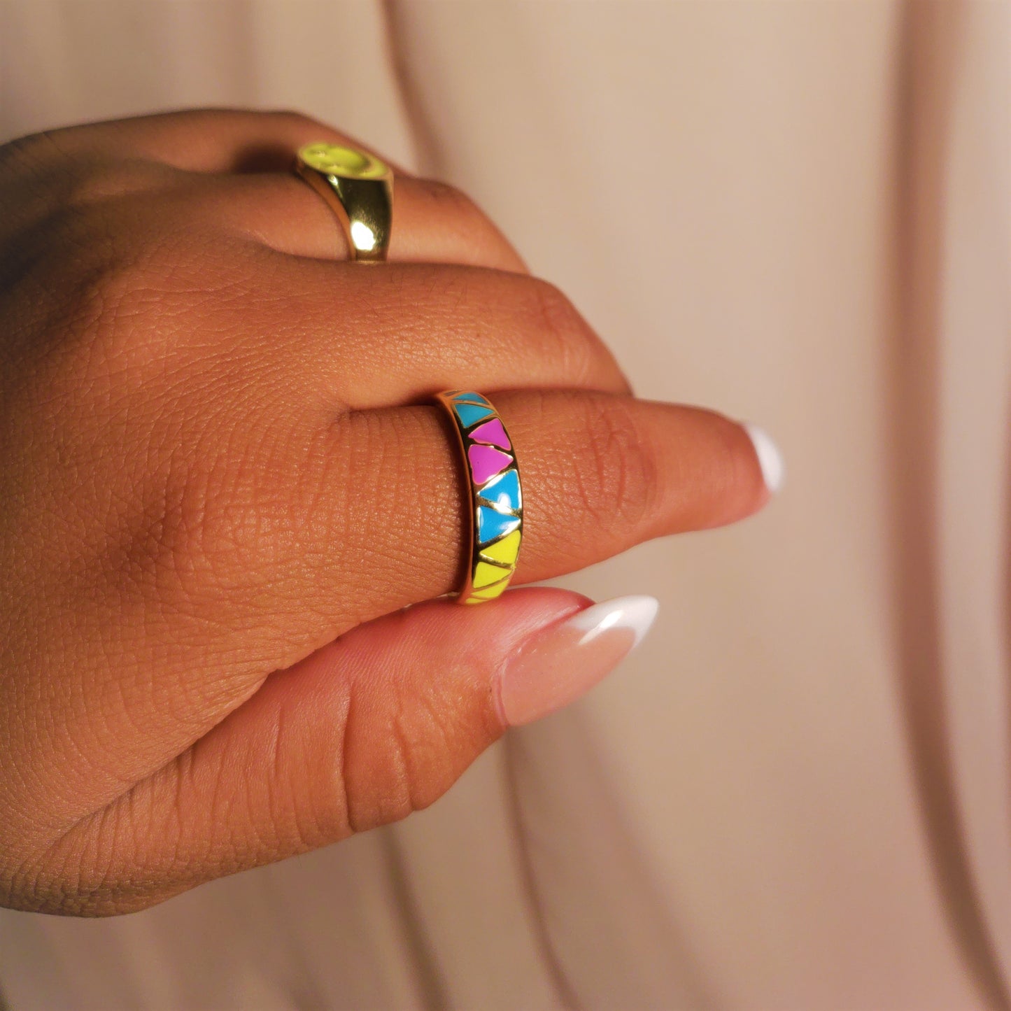 COLORFUL TRIANGLE RING