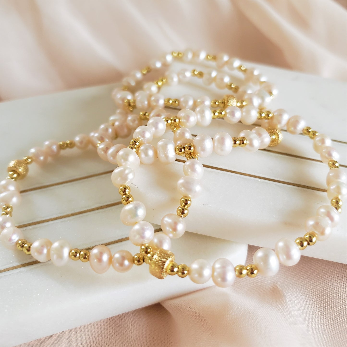 GOLD PEARLED BRACELET