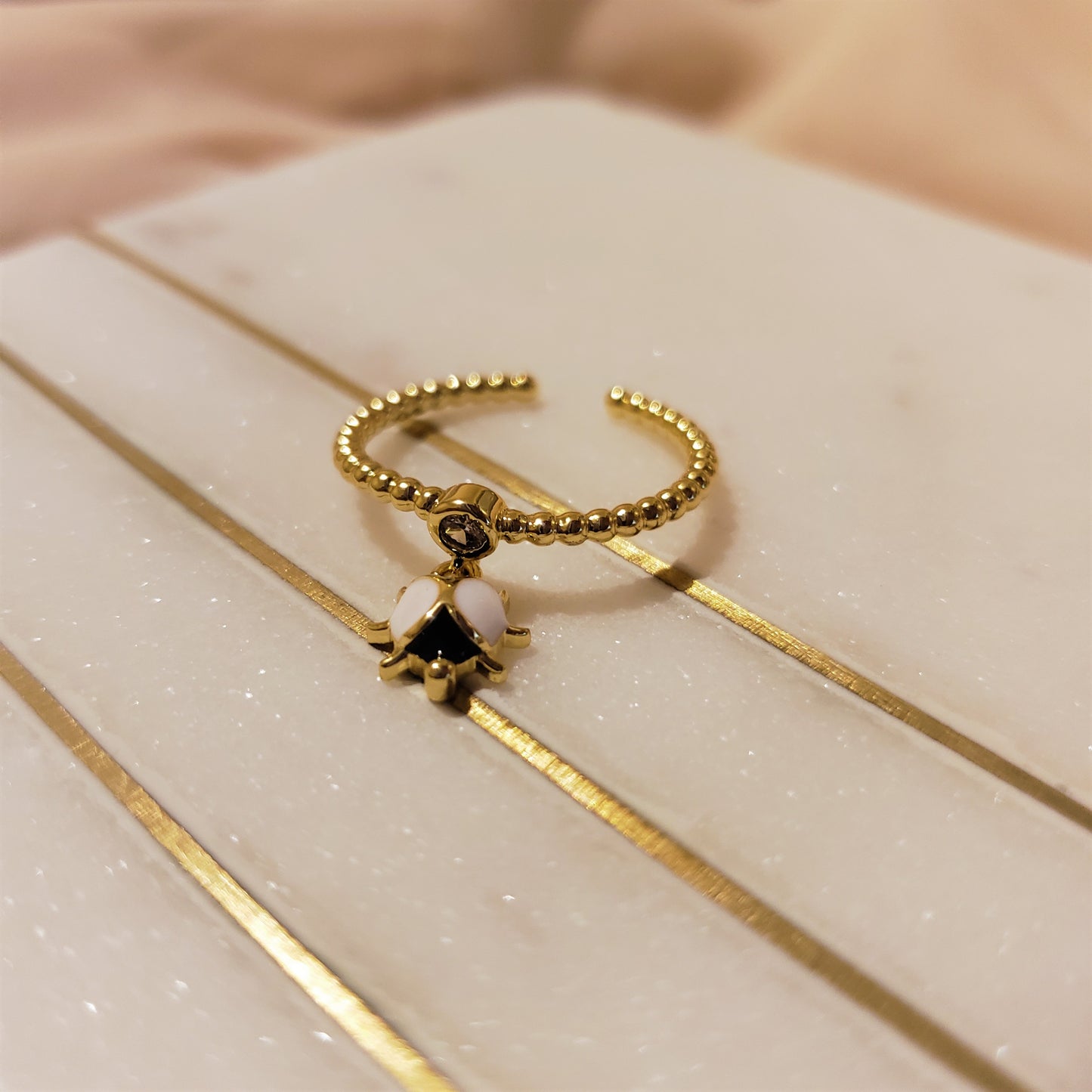 LITTLE BUG RING