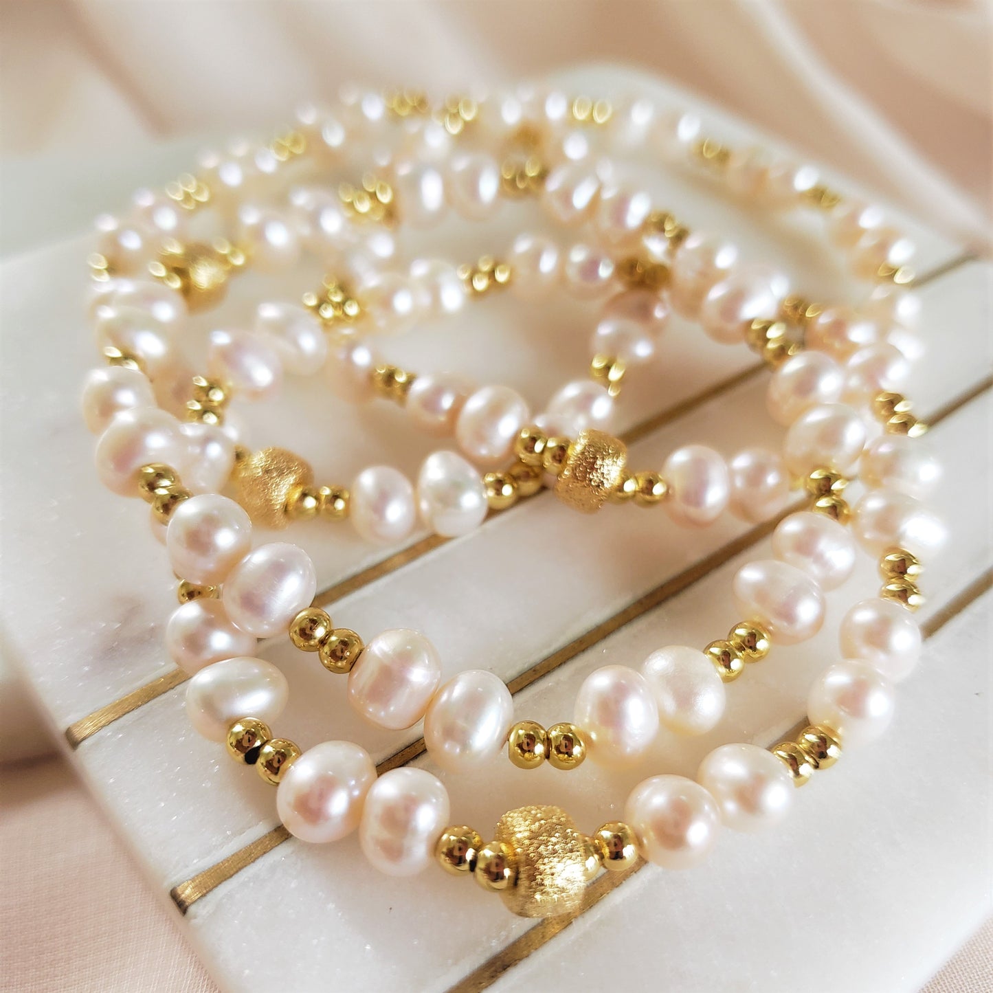 GOLD PEARLED BRACELET