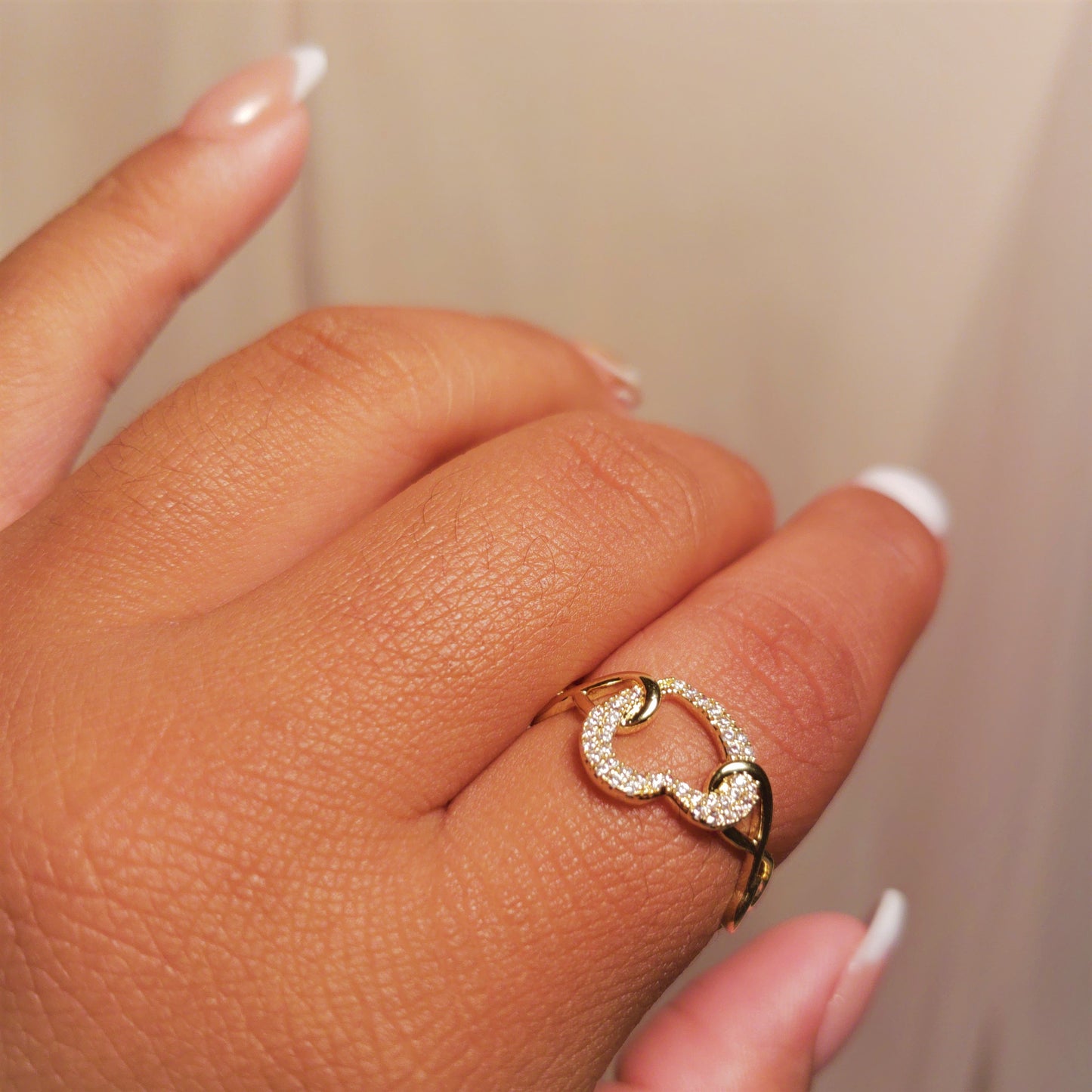 FINE HEART RING