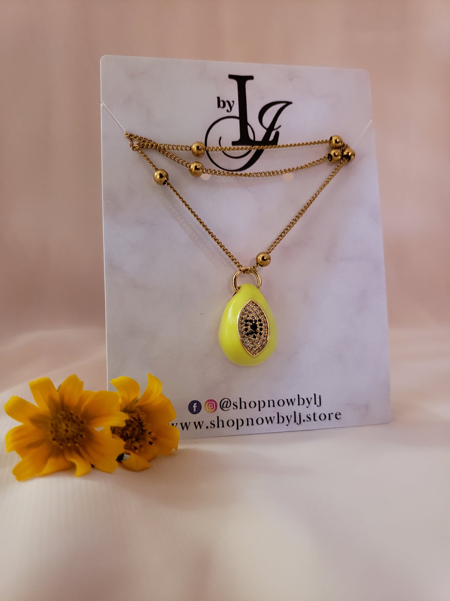 YELLOW EYE NECKLACE