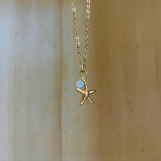 GOLD STARFISH NECKLACE