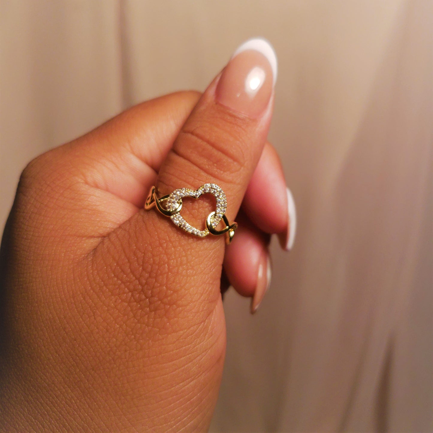 FINE HEART RING